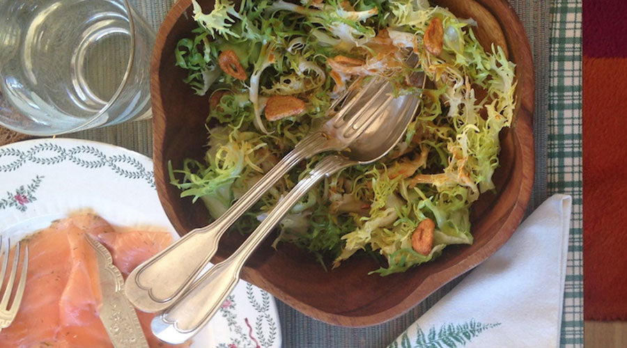 Escarola con fritada de ajos y pimentón